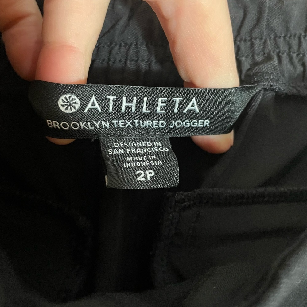 Athleta Brooklyn Textured Black Camo Jogger Size 2 Petite Lightweight Travel - Picture 3 of 11